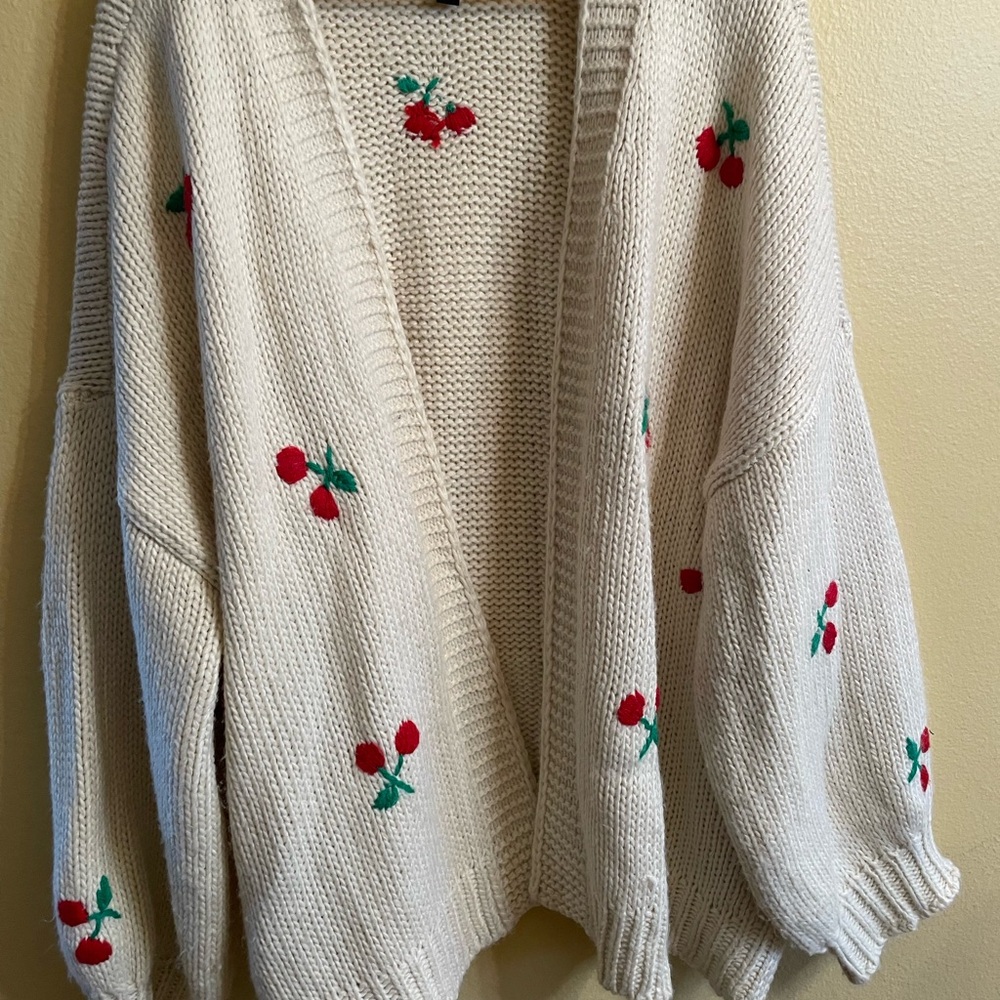 Torrid Ivory Cardigan with Cherry Details - Picture 2 of 4